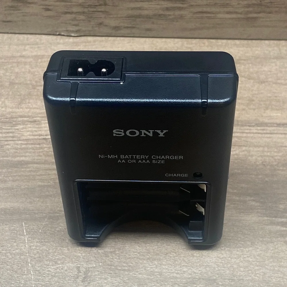 Genuine Sony Ni-MH Battery Charger AA AAA BC-CS2B With Power Cord Tested Working